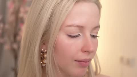 STELLA  Im here today online show from 03-09-25, 07:37