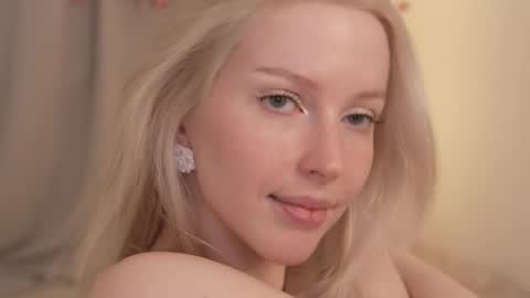 STELLA  Im here today online show from 03-11-25, 06:19