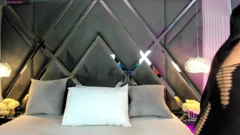 Snapshot of mya_evans chatting on 02-28-26, 11:33 Mariana Evans online show from 02-28-26, 11:33