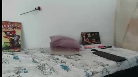 Snapshot of myaduarte1992 chatting on 09-19-25, 01:45 Mya latina online show from 09-19-25, 01:45