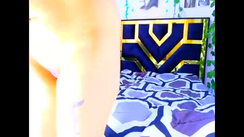 Snapshot of myagosling13 chatting on 09-23-25, 01:36 miagosling NTMU Dont forget follow me online show from 09-23-25, 01:36