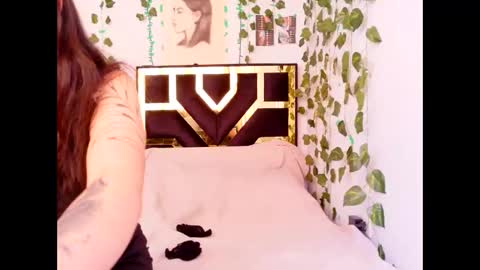 Snapshot of myagosling13 chatting on 10-19-25, 07:14 miagosling NTMU Dont forget follow me online show from 10-19-25, 07:14