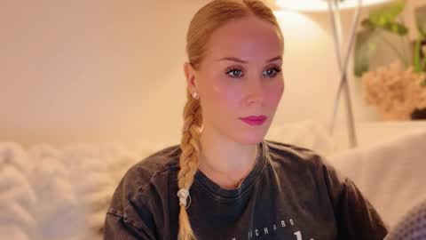 Mya-be Yours P online show from 09-15-25, 07:36