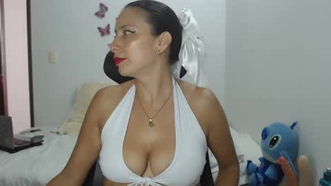 Snapshot of myc_sw_couple chatting on 12-10-24, 09:11 mary and charlie online show from 12-10-24, 09:11