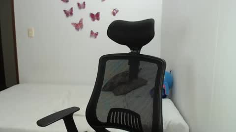 Snapshot of myc_sw_couple chatting on 01-30-25, 12:18 mary and charlie online show from 01-30-25, 12:18