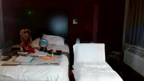 LA MARIPOSA DE MARICOPA online show from 12-21-25, 04:19