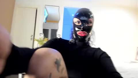 Lola online show from 03-17-26, 08:01