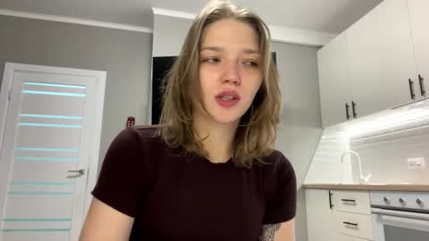 Amlie online show from 11-11-25, 01:27