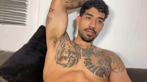 Myke esthetic online show from 12-17-25, 08:42