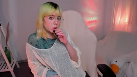 MylaFlores online show from 12-09-24, 02:45