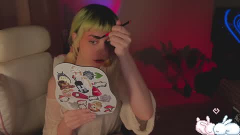 MylaFlores online show from 12-22-24, 08:05