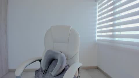 Myle online show from 01-17-25, 09:06