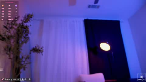 Snapshot of myliss chatting on 02-14-25, 12:51 Liss Next stream December1 online show from 02-14-25, 12:51