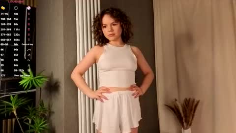 Snapshot of mymonique chatting on 02-22-26, 08:07 Monique with Curls online show from 02-22-26, 08:07