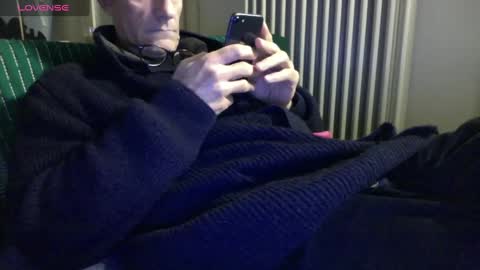 Snapshot of mynakedbeach chatting on 01-04-25, 06:09 Bi sexy guy lovense hush is on private is open or password show tip if you like. online show from 01-04-25, 06:09