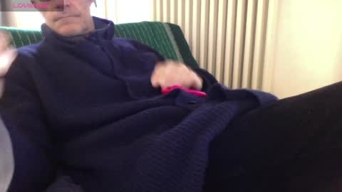 Snapshot of mynakedbeach chatting on 01-14-25, 11:53 Bi sexy guy lovense hush is on private is open or password show tip if you like. online show from 01-14-25, 11:53