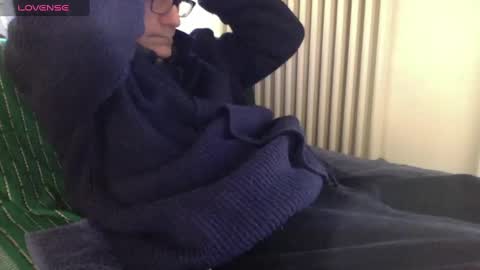 Snapshot of mynakedbeach chatting on 01-17-25, 08:24 Bi sexy guy lovense hush is on private is open or password show tip if you like. online show from 01-17-25, 08:24