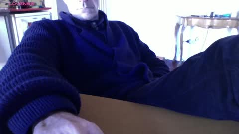 Snapshot of mynakedbeach chatting on 01-18-25, 08:31 Bi sexy guy lovense hush is on private is open or password show tip if you like. online show from 01-18-25, 08:31