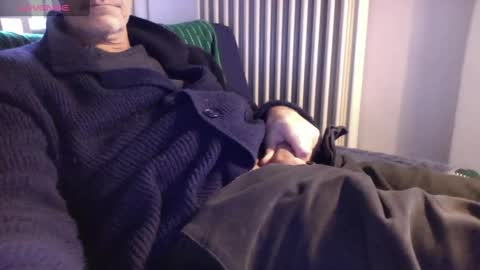 Snapshot of mynakedbeach chatting on 01-20-25, 01:21 Bi sexy guy lovense hush is on private is open or password show tip if you like. online show from 01-20-25, 01:21