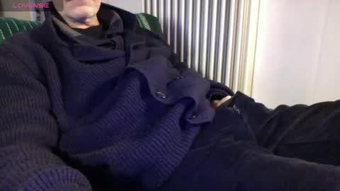 Snapshot of mynakedbeach chatting on 01-29-25, 04:19 Bi sexy guy lovense hush is on private is open or password show tip if you like. online show from 01-29-25, 04:19