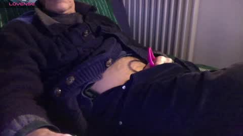 Snapshot of mynakedbeach chatting on 02-20-25, 04:25 Bi sexy guy lovense hush is on private is open or password show tip if you like. online show from 02-20-25, 04:25