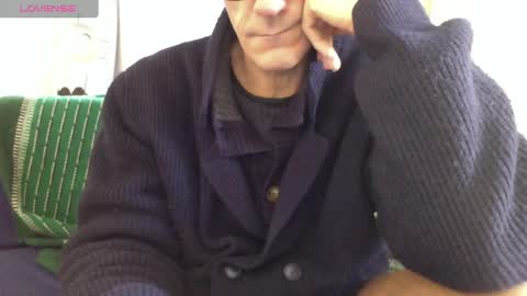 Snapshot of mynakedbeach chatting on 02-21-25, 12:28 Bi sexy guy lovense hush is on private is open or password show tip if you like. online show from 02-21-25, 12:28