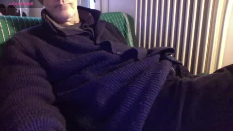 Snapshot of mynakedbeach chatting on 02-25-25, 12:24 Bi sexy guy lovense hush is on private is open or password show tip if you like. online show from 02-25-25, 12:24
