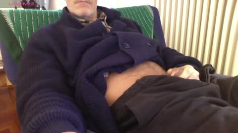 Snapshot of mynakedbeach chatting on 02-27-25, 10:59 Bi sexy guy lovense hush is on private is open or password show tip if you like. online show from 02-27-25, 10:59