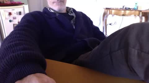 Snapshot of mynakedbeach chatting on 03-02-25, 07:43 Bi sexy guy lovense hush is on private is open or password show tip if you like. online show from 03-02-25, 07:43