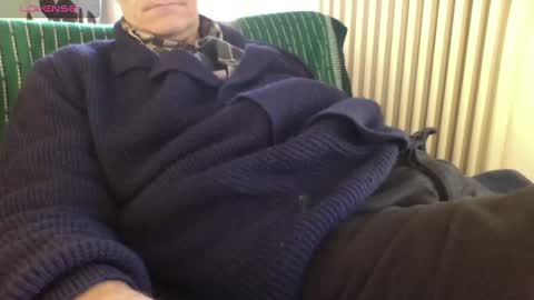 Snapshot of mynakedbeach chatting on 03-04-25, 07:30 Bi sexy guy lovense hush is on private is open or password show tip if you like. online show from 03-04-25, 07:30