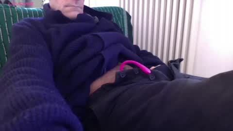 Snapshot of mynakedbeach chatting on 03-04-25, 11:19 Bi sexy guy lovense hush is on private is open or password show tip if you like. online show from 03-04-25, 11:19