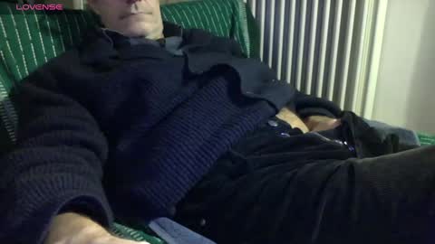 Snapshot of mynakedbeach chatting on 03-06-25, 06:05 Bi sexy guy lovense hush is on private is open or password show tip if you like. online show from 03-06-25, 06:05