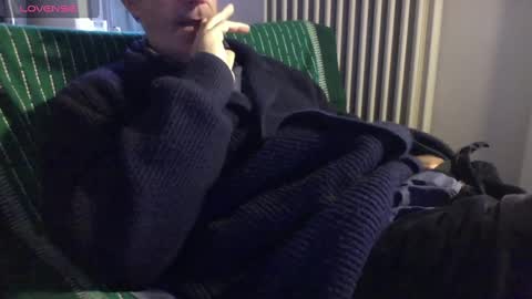 Snapshot of mynakedbeach chatting on 03-10-25, 08:04 Bi sexy guy lovense hush is on private is open or password show tip if you like. online show from 03-10-25, 08:04