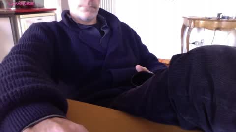 Snapshot of mynakedbeach chatting on 03-11-25, 07:58 Bi sexy guy lovense hush is on private is open or password show tip if you like. online show from 03-11-25, 07:58