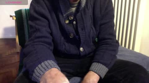 Snapshot of mynakedbeach chatting on 11-21-25, 08:02 Bi sexy guy lovense hush is on private is open or password show tip if you like. online show from 11-21-25, 08:02