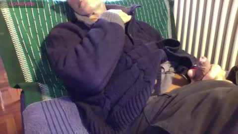 Snapshot of mynakedbeach chatting on 12-02-25, 09:14 Bi sexy guy lovense hush is on private is open or password show tip if you like. online show from 12-02-25, 09:14