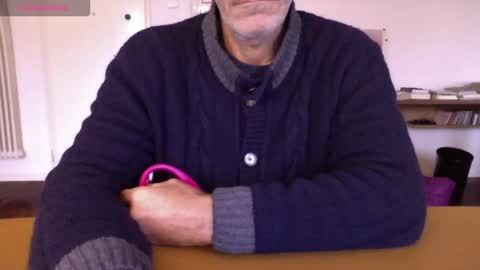 Snapshot of mynakedbeach chatting on 12-05-25, 07:39 Bi sexy guy lovense hush is on private is open or password show tip if you like. online show from 12-05-25, 07:39