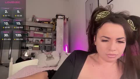 Snapshot of myphoenixx chatting on 11-15-25, 05:49 Phoenix online show from 11-15-25, 05:49