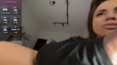 Snapshot of myphoenixx chatting on 11-17-25, 05:57 Phoenix online show from 11-17-25, 05:57