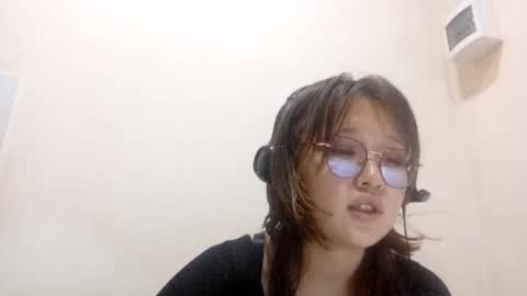 Chloe online show from 10-23-25, 03:44