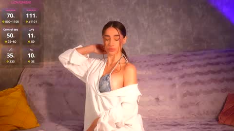 Snapshot of myriamfox_ chatting on 02-11-26, 07:35 Miryam online show from 02-11-26, 07:35