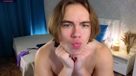 Snapshot of myshkek chatting on 12-13-24, 09:41 Mickey online show from 12-13-24, 09:41