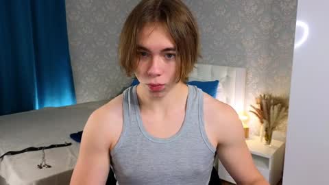 Snapshot of myshkek chatting on 12-14-24, 06:41 Mickey online show from 12-14-24, 06:41