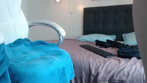 Snapshot of mysterious_girl42 chatting on 12-17-24, 05:47 No Name online show from 12-17-24, 05:47