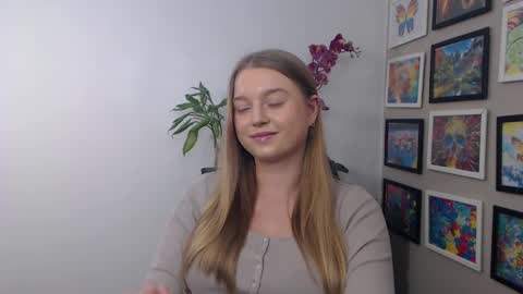 Erica online show from 12-04-24, 12:03