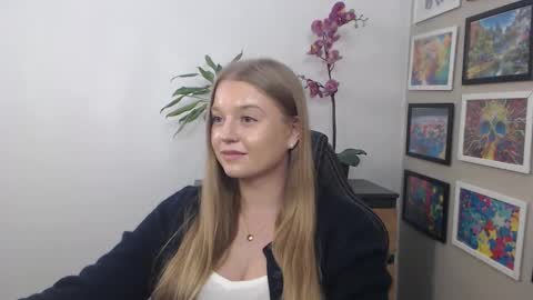 Erica online show from 03-11-25, 02:29