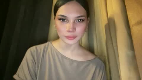 UR GIRL NEXTDOOR online show from 01-07-26, 02:47