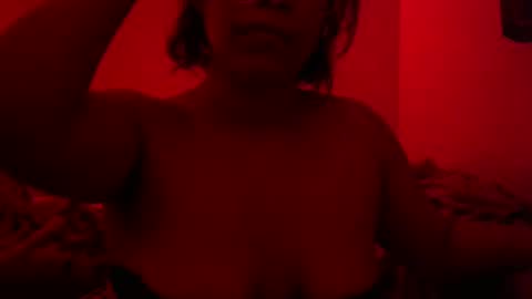 Snapshot of mystic_mika chatting on 01-04-25, 03:40 Mika online show from 01-04-25, 03:40