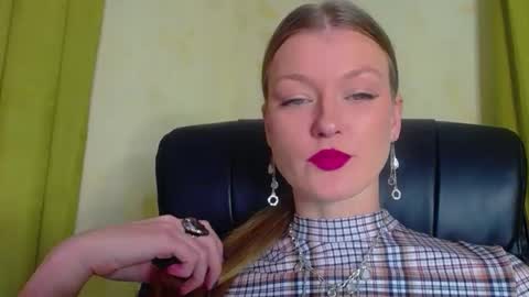 mysticvenus_ online show from 12-05-25, 02:47