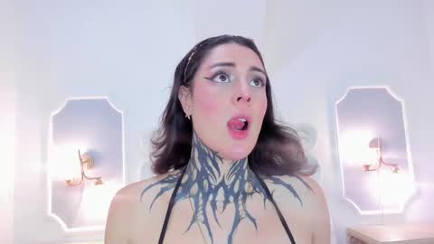 Snapshot of mystikdoll chatting on 09-10-25, 11:43 Misteika online show from 09-10-25, 11:43